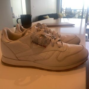 REEBOK SNEAKERS SIZE 8